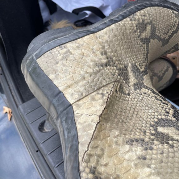 SOLD Hunter snake skin rain boots Size 9 - Picture 3 of 3